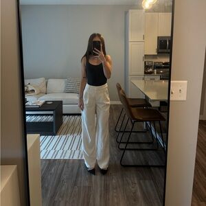 Aritzia Light Birch Effortless Pant